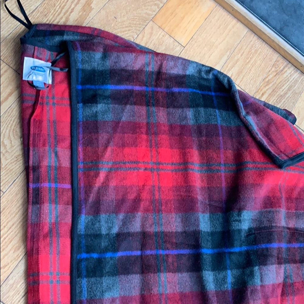 Old navy poncho sweater